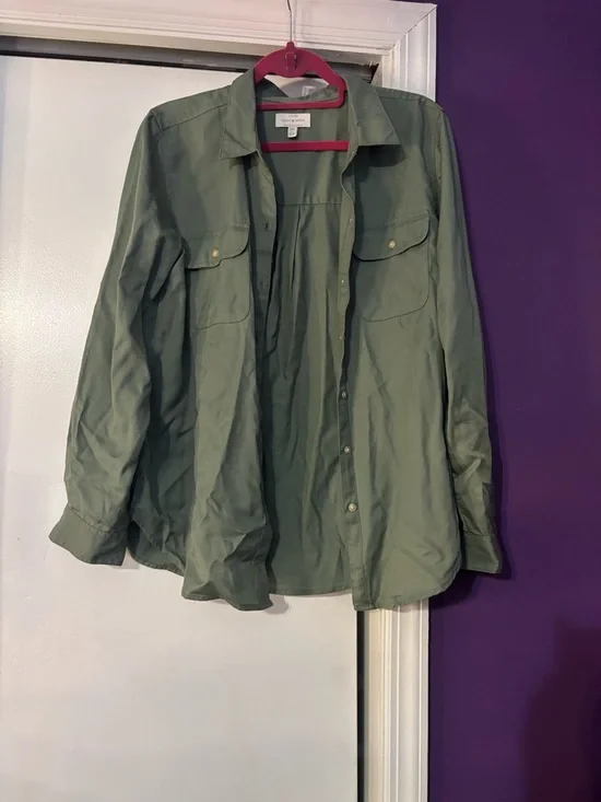 Lucky Brand NWOT 100% Lycocell Olive Green Long Sleeve Button-Up Shirt - Picture 2 of 8